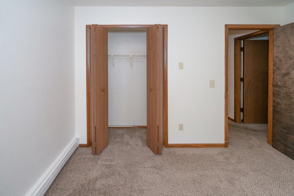 Bedroom closet 40 Glenn Ave, Qunicy, MI 49082