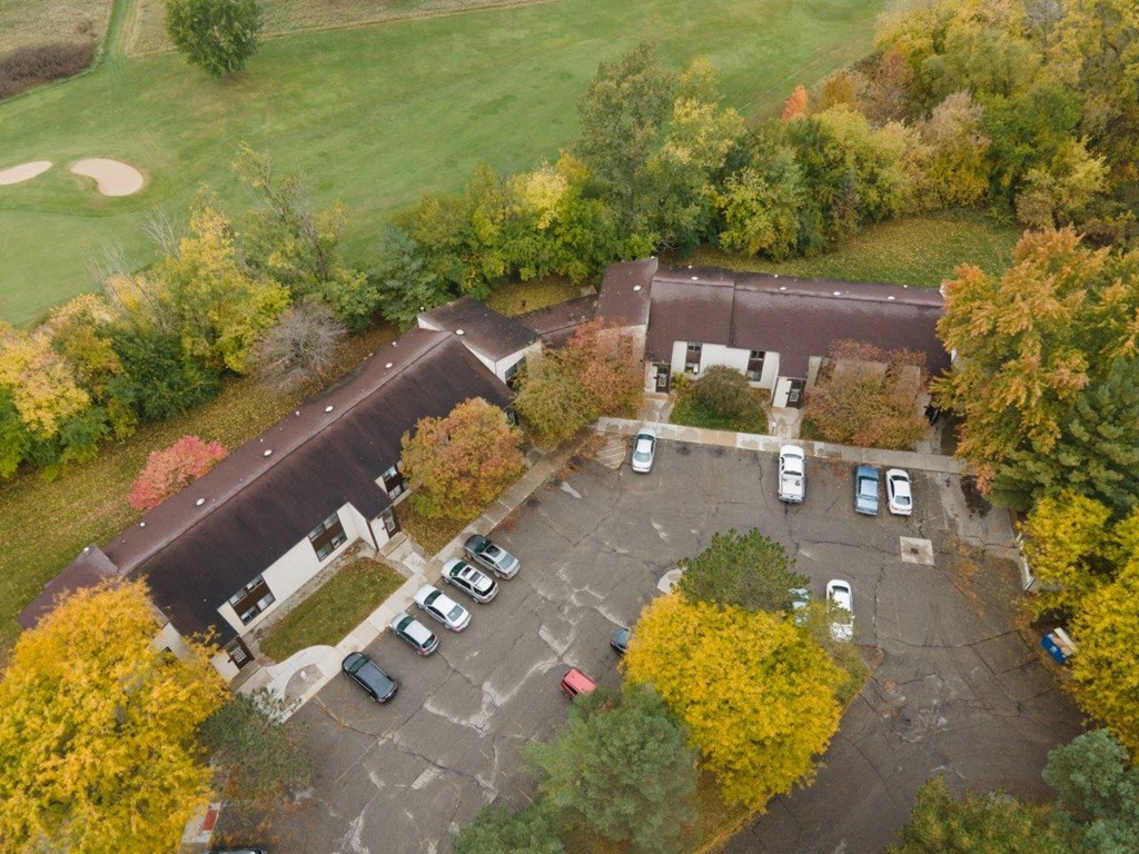 Shepley Apartments
711 Fairway Drive, St. Louis, MI 48880