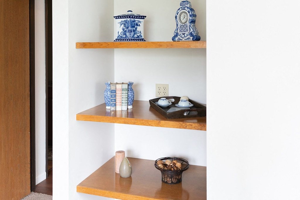 Master bedroom shelf Yorkshire Place Apartments
1504 Yorkshire Dr., Howell, MI 48843