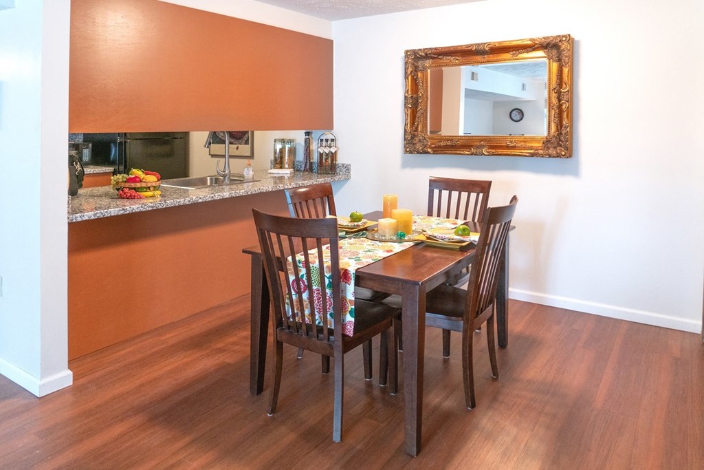 Dining area Yorkshire Place Apartments
1504 Yorkshire Dr., Howell, MI 48843