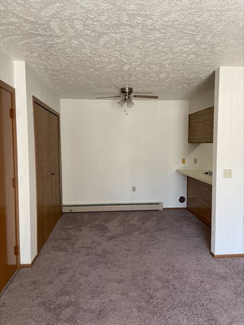 1323 Mackinaw Ave 1-2 Beds Apartment for Rent - Photo Gallery 13