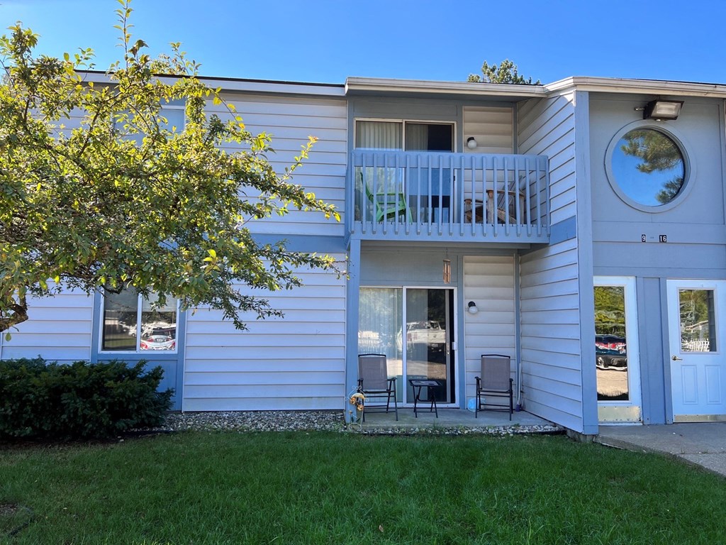 Exterior Huron Apartments
210 Etherington, Mackinaw City, MI 49701