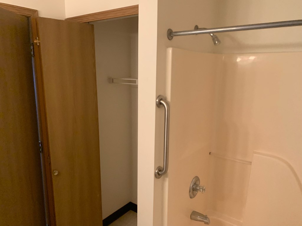 Bathroom  Gateway Apartments 1844 Raleigh Ave Lapeer, MI 48446