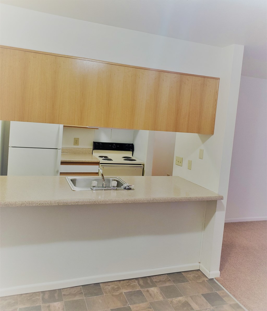 Dining area  Gateway Apartments 1844 Raleigh Ave Lapeer, MI 48446