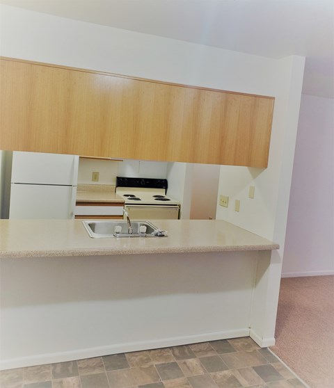 Dining area  Gateway Apartments 1844 Raleigh Ave Lapeer, MI 48446