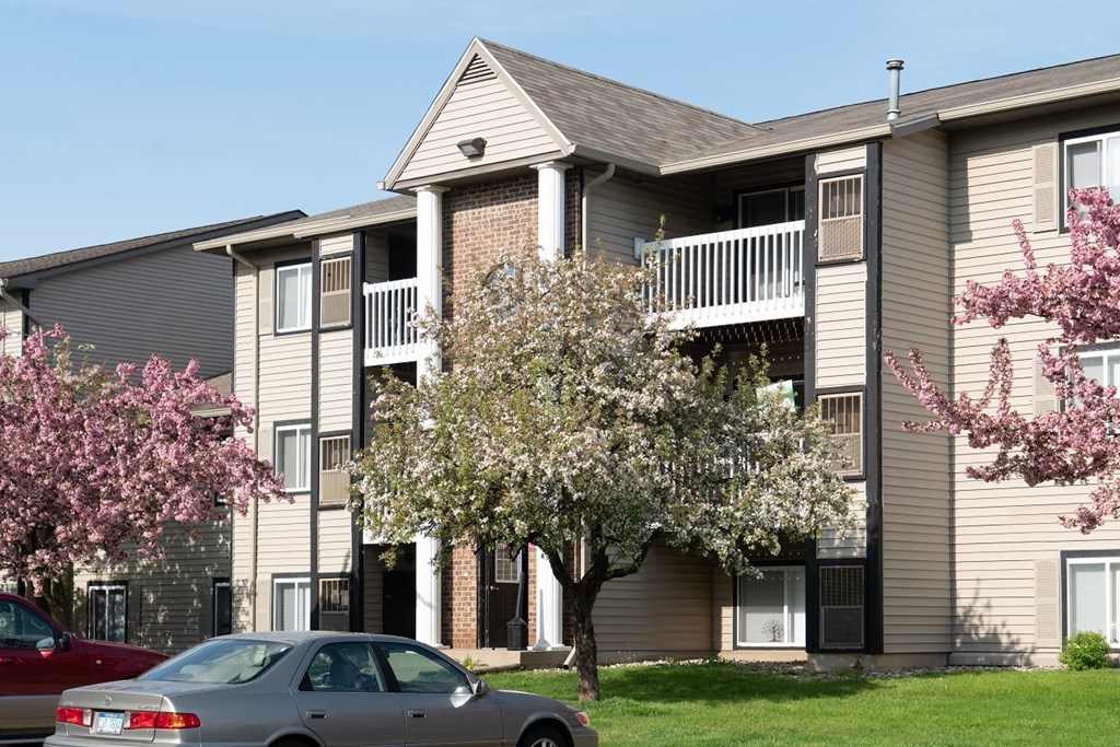 Exterior Yorkshire Place Apartments
1504 Yorkshire Dr., Howell, MI 48843