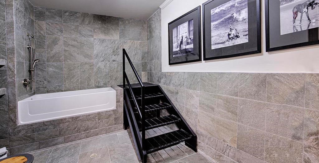 Pet salon at Riverwood, 3270 Walton Riverwood Ln. SE, 30339