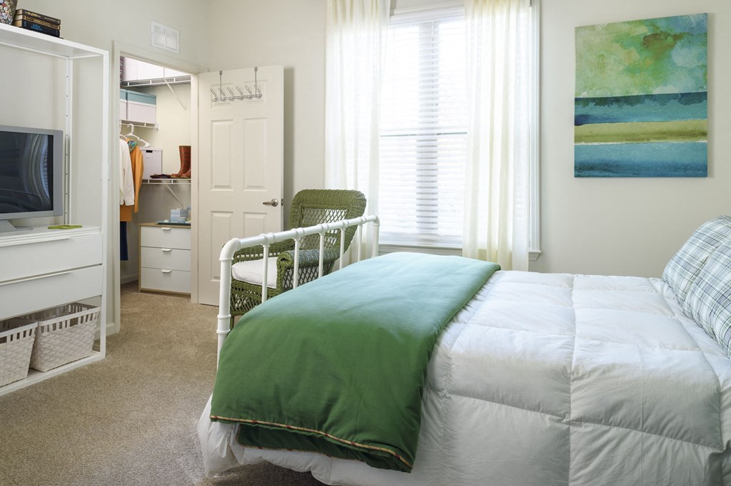 Walton Ridenour Guest room in model