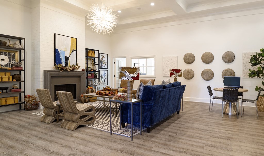 Walton Ridenour leasing office community room