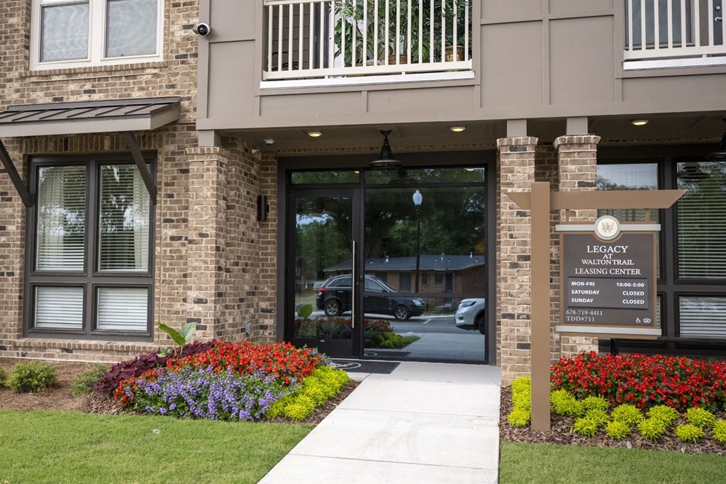 a view of the entrance to the legacy medical center building