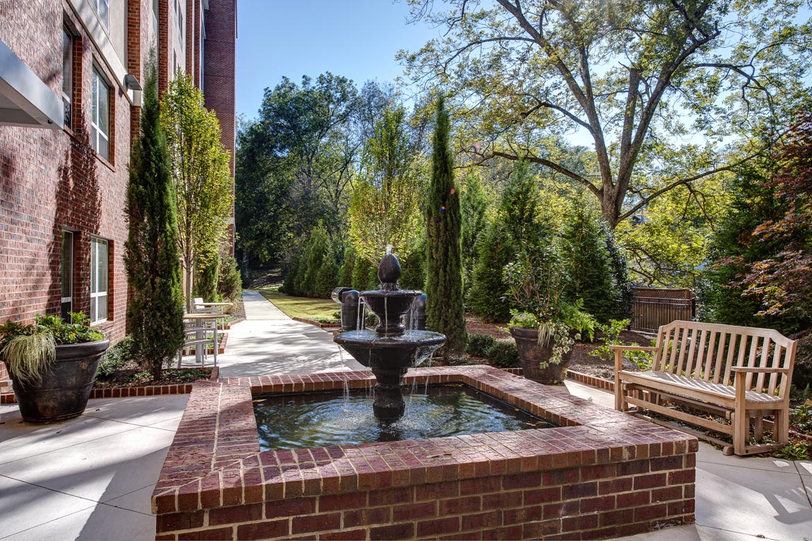 Walton Renaissance on Henderson Courtyard