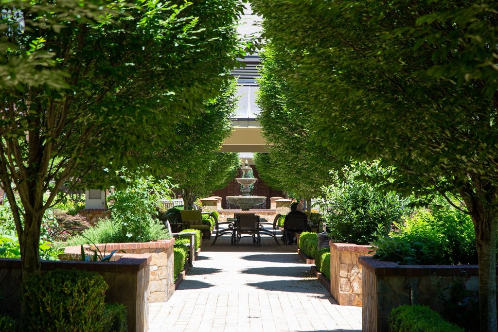 The Legacy at Walton Overlook Apartment Homes, Acworth GA Fountain Courtyard