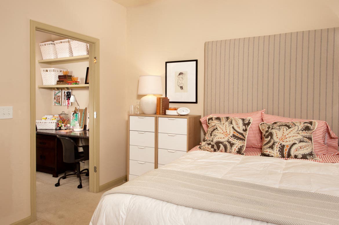 Walton Lakes Model Apartment Bedroom and Office Nook, Atlanta, GA