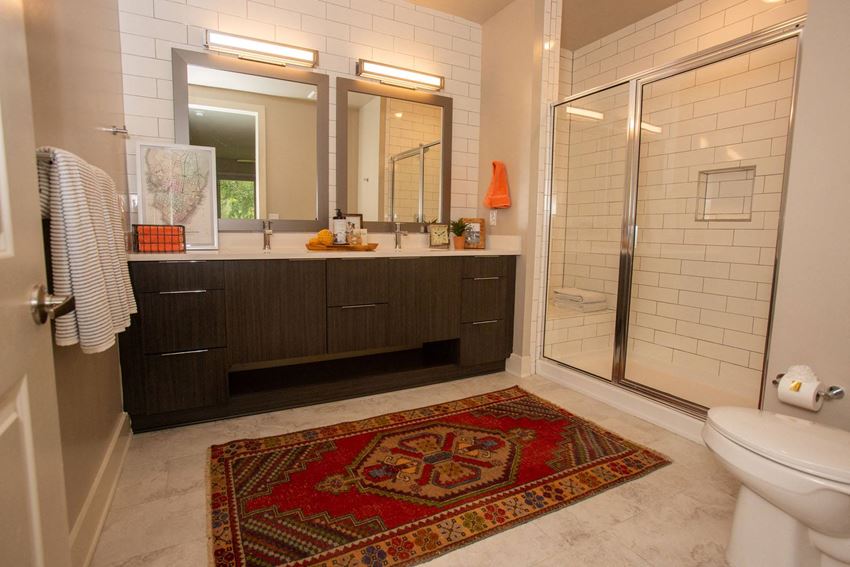 Chattahoochee Riverside Model Apartment Chattahoochee Riverside Apartment Homes Spacious Bathrooms