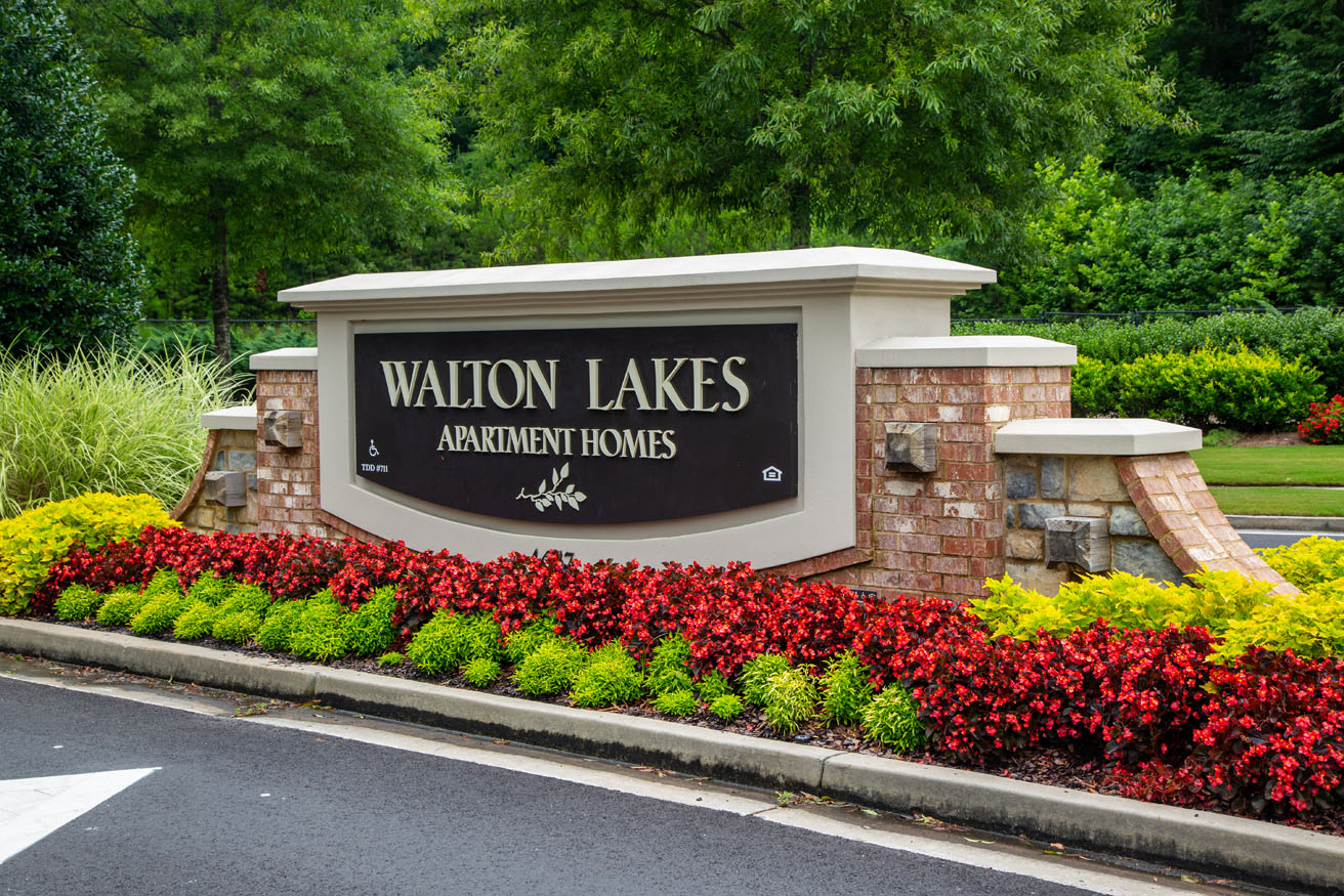 Walton Lakes Main Entrance, Atlanta GA