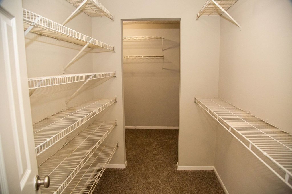 Walton Grove Apartment Homes, Smyrna GA Walk-in Closet
