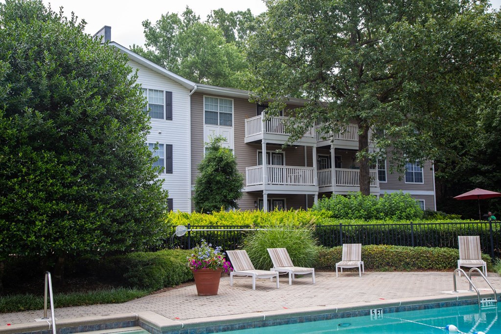 Walton Grove Apartment Homes, Smyrna GA Swimming Pool
