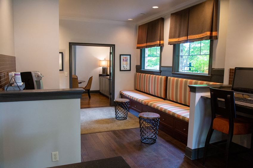 Legacy At Walton Lakes Apartments, 4687 Camp Creek Pkwy, Atlanta, GA