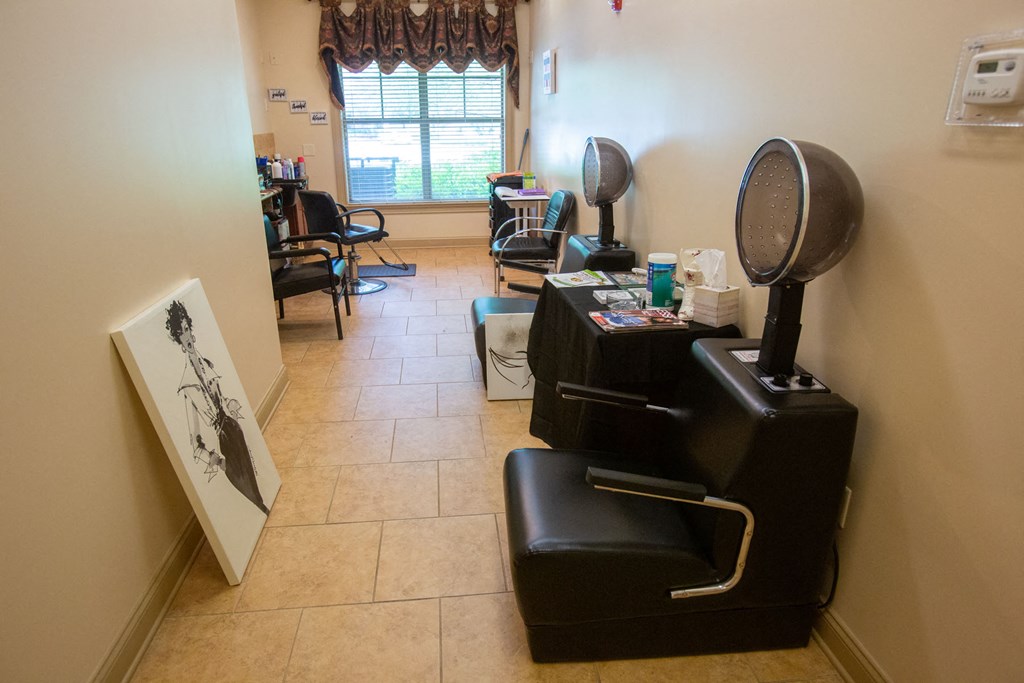 Legacy at Walton Lakes, Camp Creek Parkway Salon