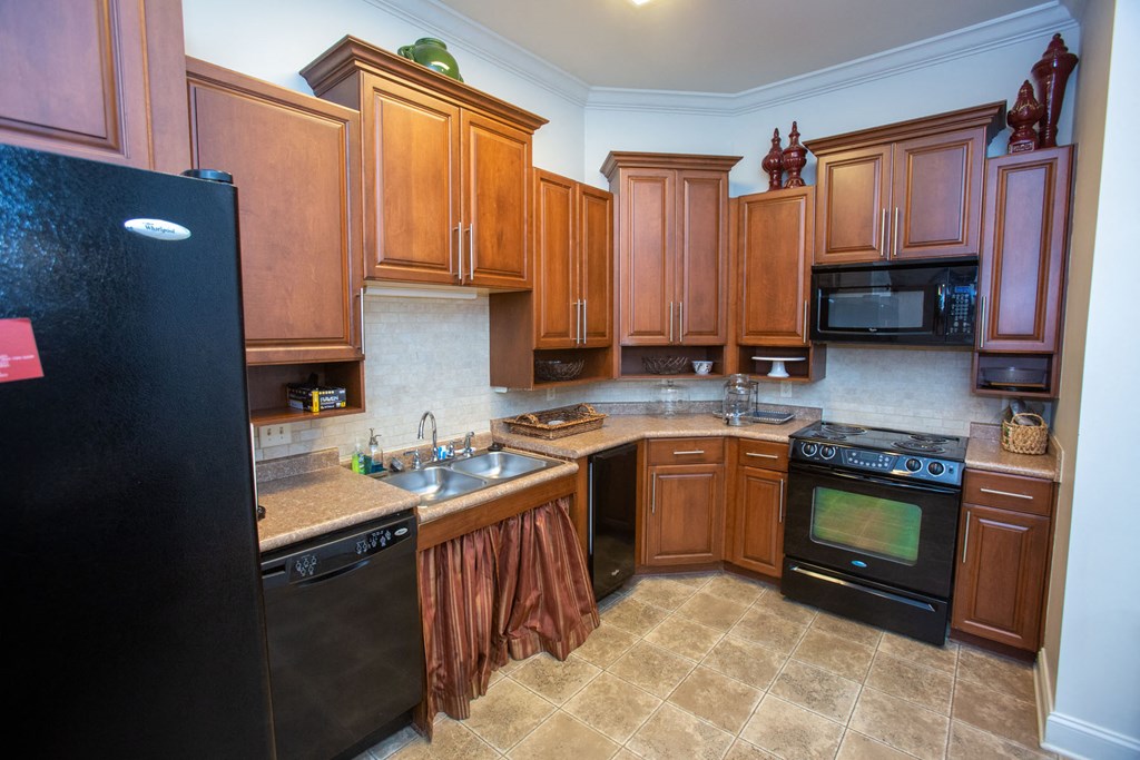 Legacy at Walton Lakes, Camp Creek Parkway