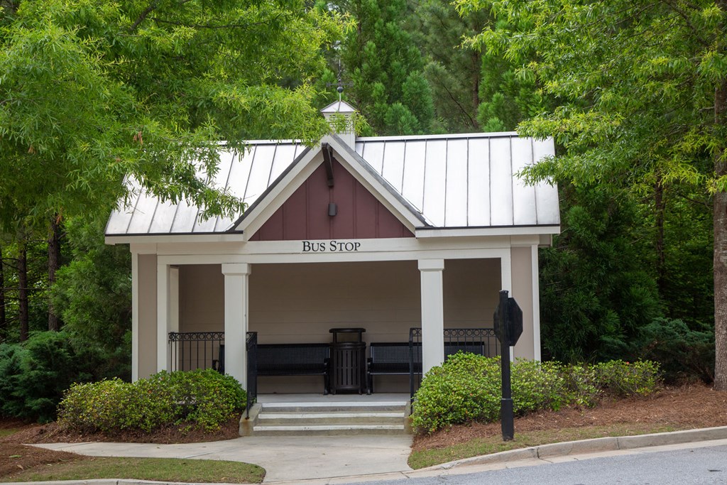 Walton Lakes, Camp Creek Parkway Bus Stop