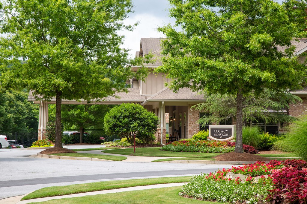 The Legacy at Walton Lakes, Camp Creek Parkway Legacy Center