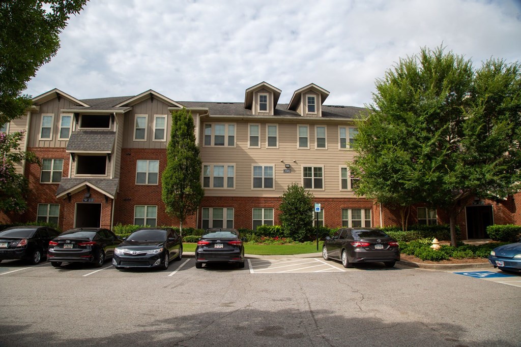 The Legacy at Walton Oaks Apartment Homes, Augusta GA Off-Street Parking