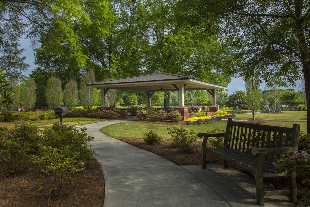 The Legacy at Walton Oaks Apartment Homes, Augusta GA Gazebo Courtyard