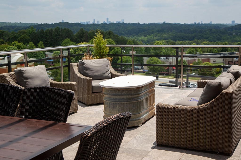 Outdoor dine at Walton Riverwood, Atlanta, Georgia