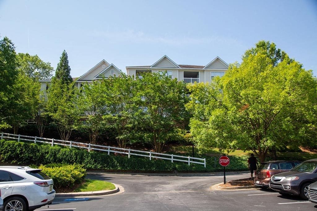 Walton Vinings Apartments, 4949 Oakdale Rd., Smyrna, GA RentCafe