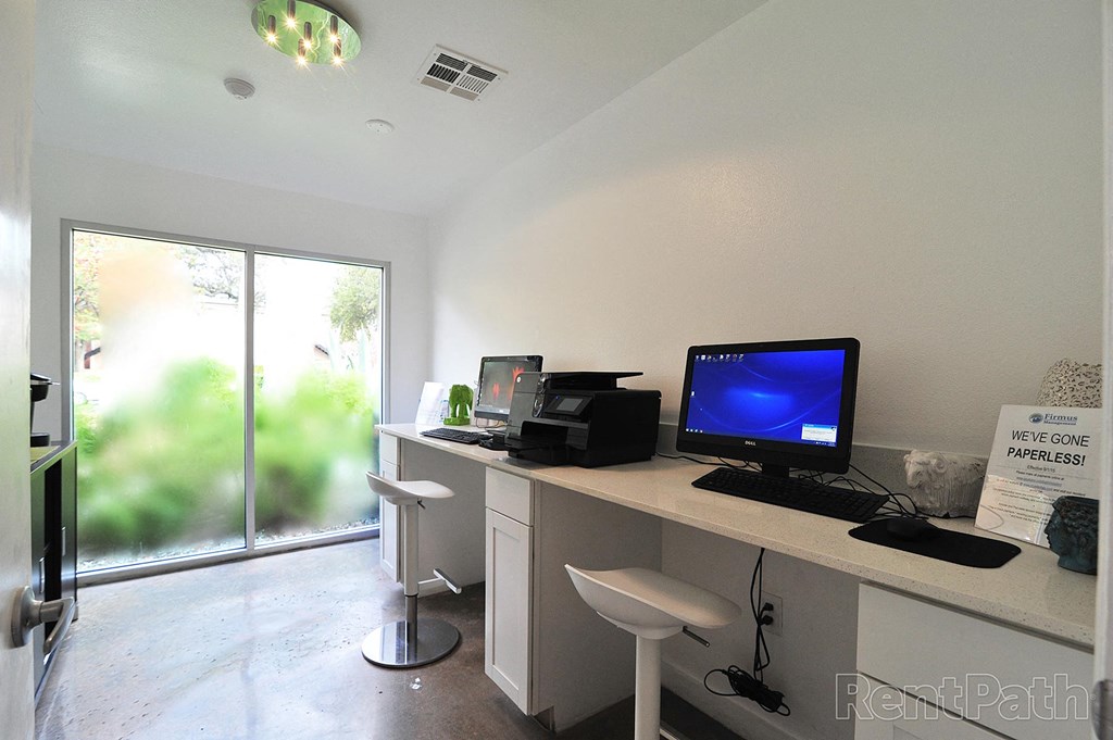 Modern Mueller Apartment 