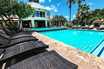 8555 Laurens Lane 1-2 Beds Apartment for Rent - Photo Gallery 2