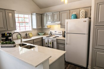 8555 Laurens Lane 1-2 Beds Apartment for Rent - Photo Gallery 3