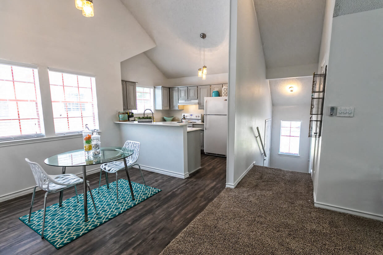 Algarita Lakeside Apartments | Apartments in San Antonio, TX