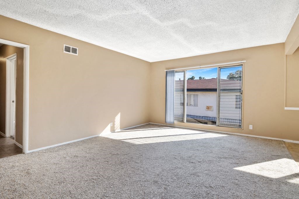 Los Angeles Apartment with two bedrooms and carpet