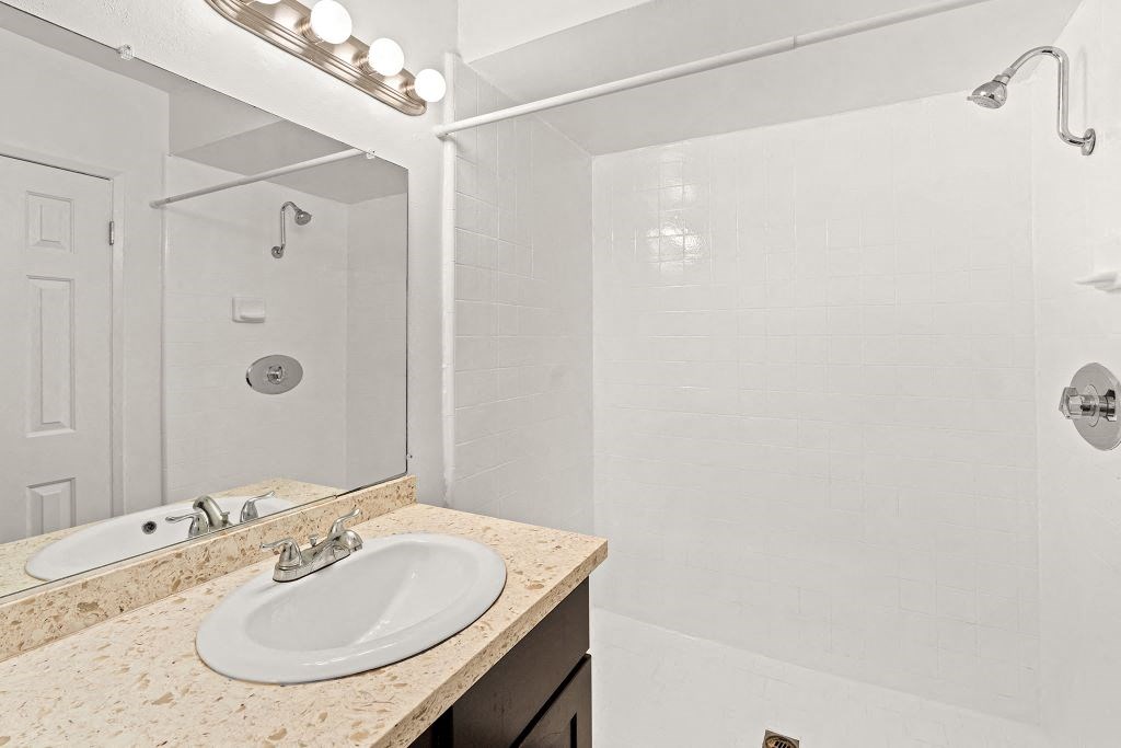 Bathtub at Riverside Villas Apartments, Valley Village