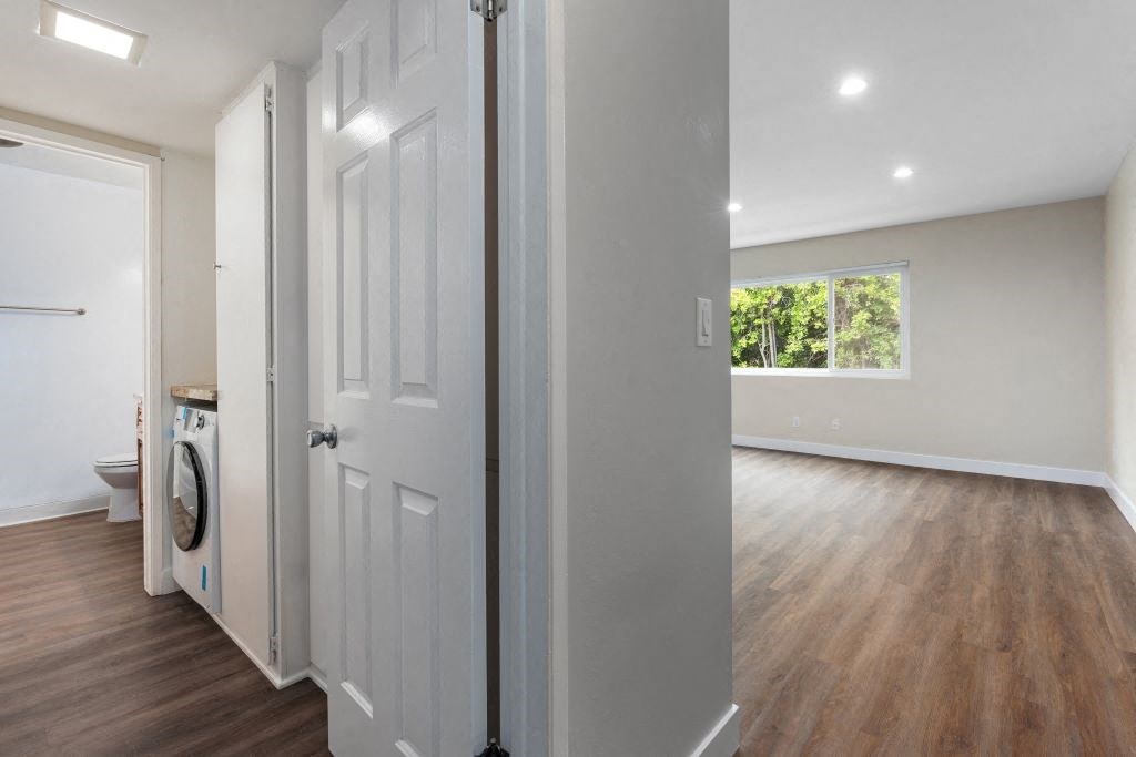 Washer Dryer at Lombardi Apartments, California, 91367