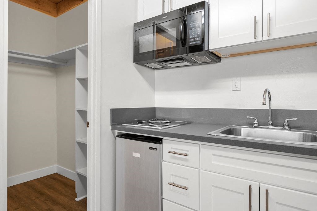 Kitchen Appliances at Parthenia Terrace Apartments, California, 91304