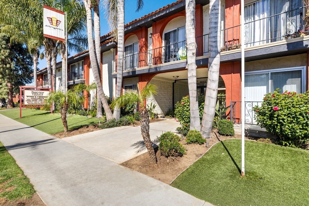 Exterior and Entrance at Parkview Terrace Apartments, Sherman Oaks, CA