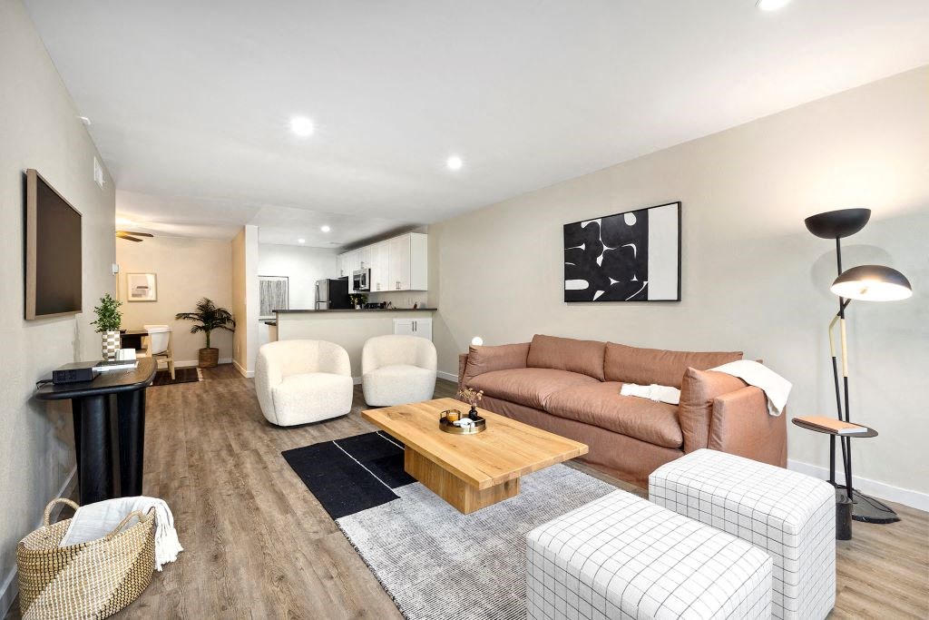 The Reserve At Warner Center is a similar property to The Q Variel located in Woodland Hills