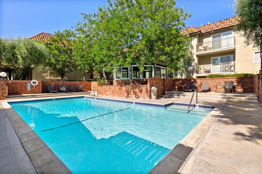 Pool at Brookside Terrace Apartments, Encino California
