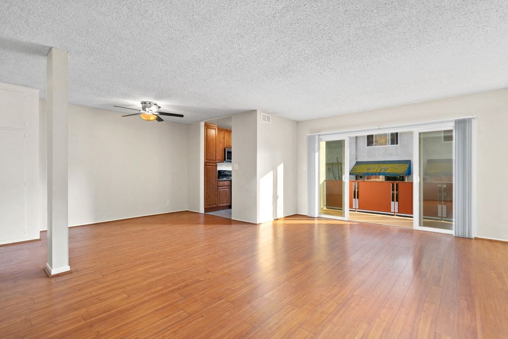 Apartments for rent in Los Angeles, CA spacious living room and kitchen
