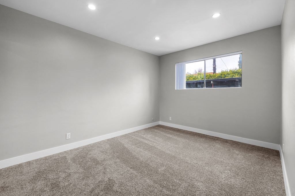 Carpeted Bedroom at Riverside Villas Apartments, California, 91602