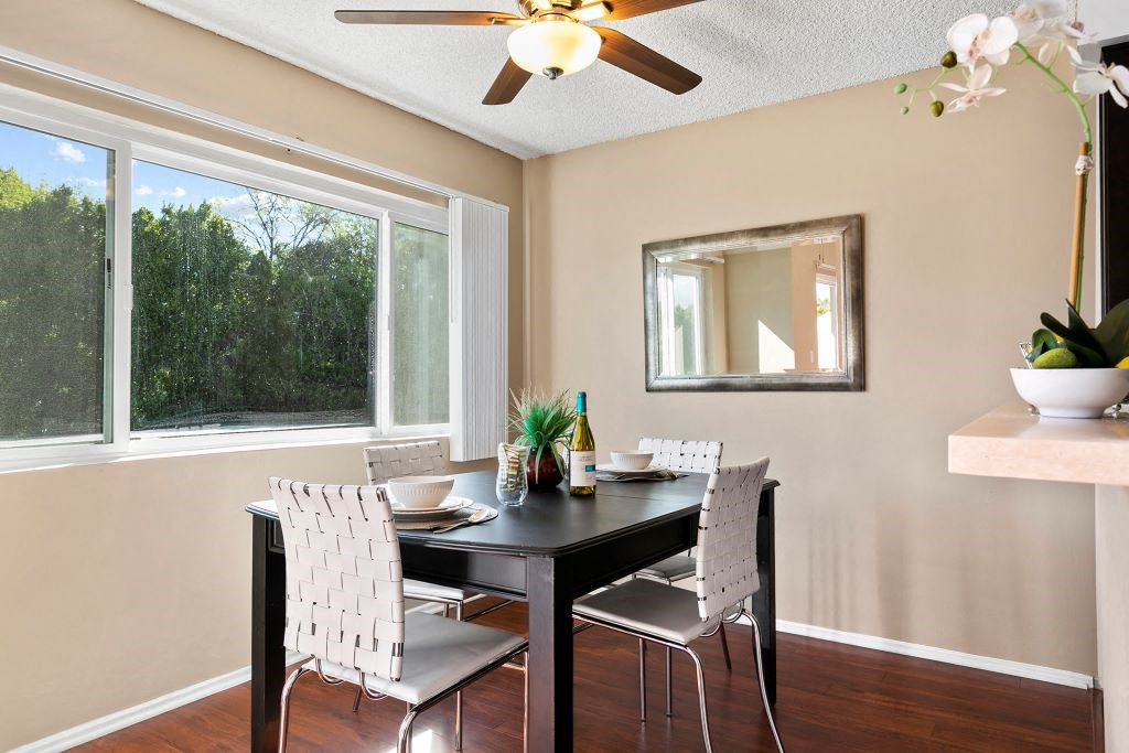 Dinning Nook White Oak Terrace Apartments