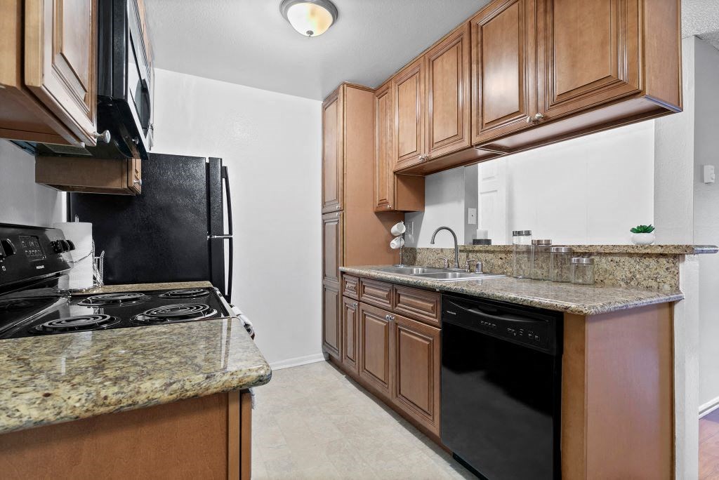 Granite Countertops at Vista Apartments, Mar Vista