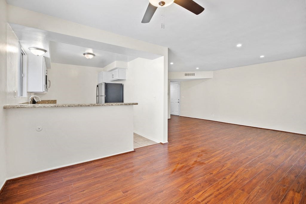 One Bedroom Apartment for Rent in Valley Village