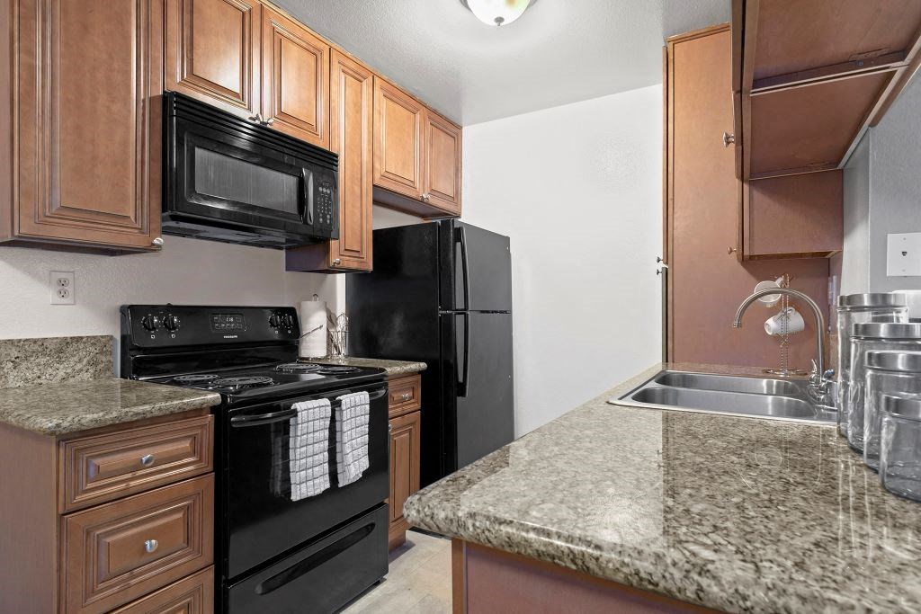 Kitchen Appliances at Vista Apartments, Mar Vista, 90066