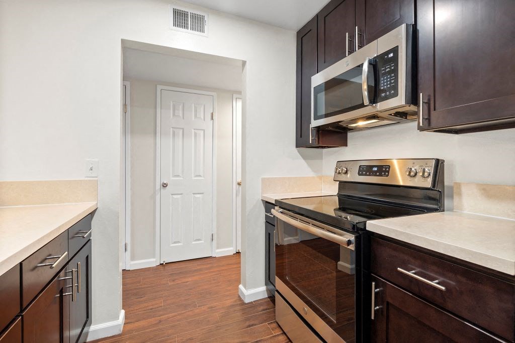 Stainless Steel Kitchen Appliances at The Meadows at Westlake Village Apartments, Westlake Village, CA 91361