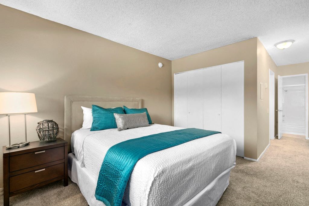 Large Bedroom at Vista Apartments, Mar Vista, CA, 90066