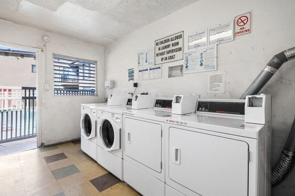 Apartments for rent in Los Angeles Laundry Room